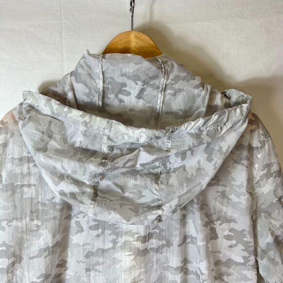 Zyia Active Sage Gray Camo Print Lightweight Hooded Active Zip Up Jacket Size XL - Picture 5 of 15